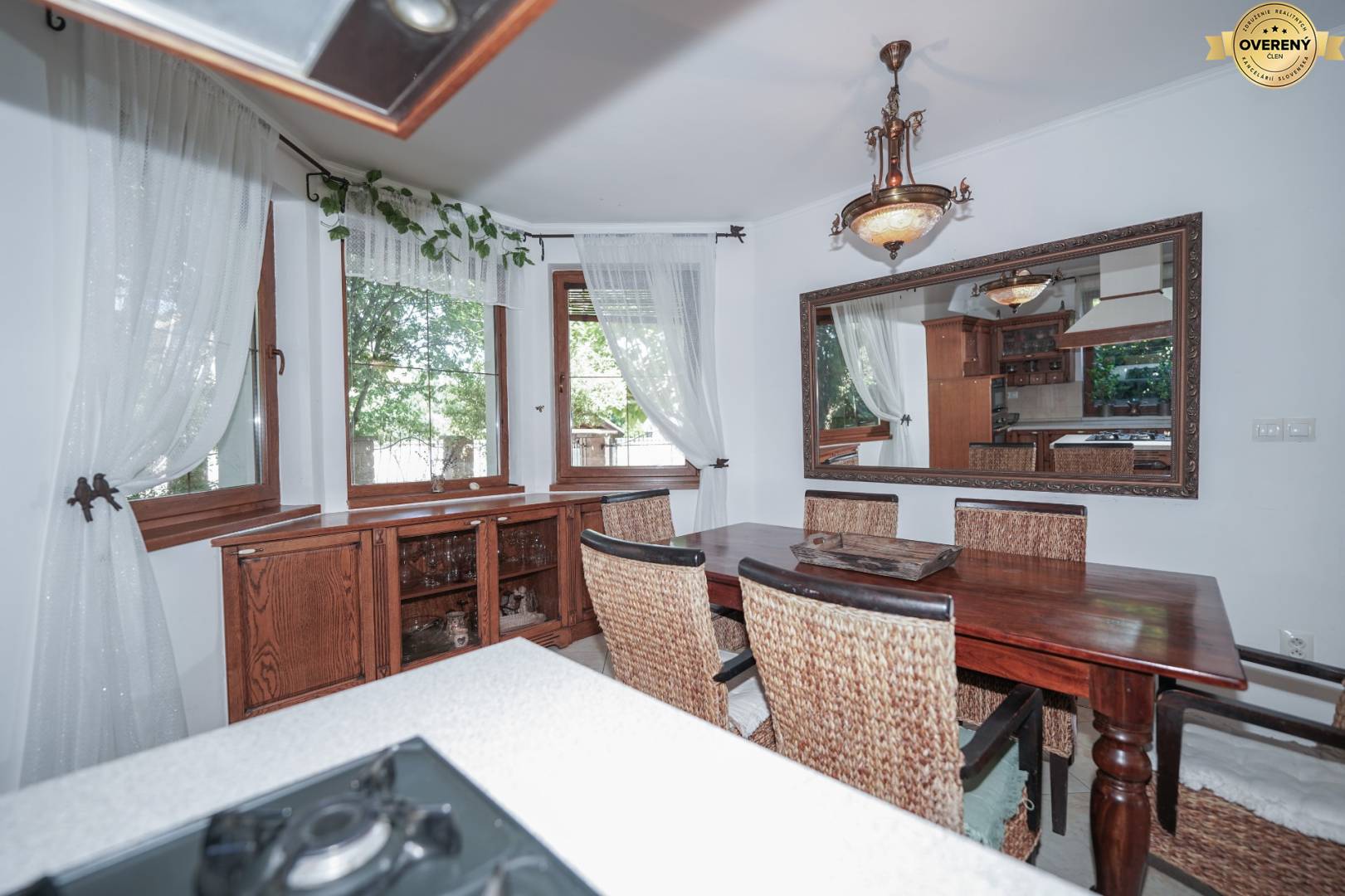 predaj-rd-rovinka-rodinny-dom-nehnutelnosti-reality-bratislava-vila-26.jpg