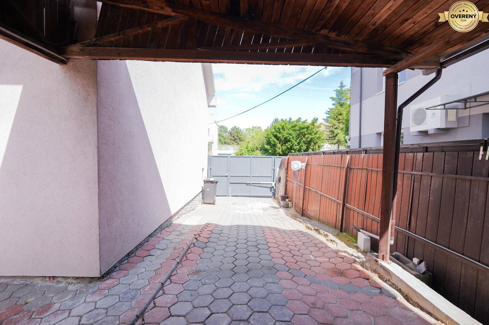 nehnutelnosti_rodinnydom_vinireal_prievoz_bratislava_ruzinov