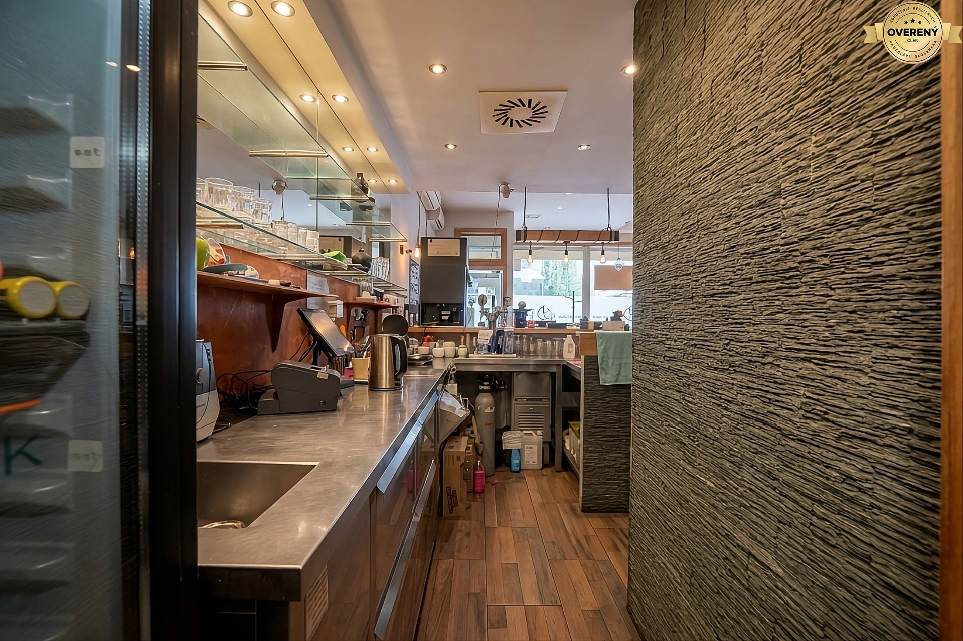 predaj_nebytovy_priestor_bratislava_ruzinov_bistro_restauracia_reality_nehnutelnosti_vinireal-2.jpg